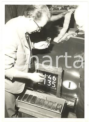 1960 GENOVA Guardia di Finanza sequestra LANCIA APPIA con lingotti d'oro *Foto
