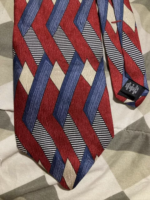 Zylos George Machado Mens Red Geometric 100% Silk Necktie Tie EUC