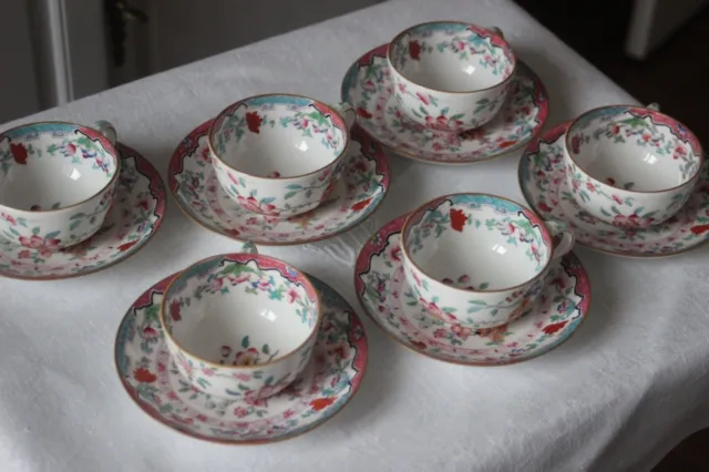 6 tasses à thé et leurs sous-tasses en porcelaine Minton XIXe siècle 5894 Poonah
