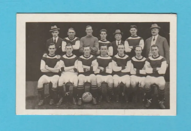 Football - Chums -  Scarce Football Card  -  The  Burnley  Team  Of  1922
