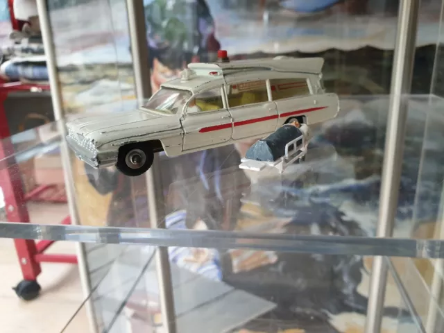 512I 1962'S Dinky toys 263 England Pontiac Superior Criterion Ambulance 1:43