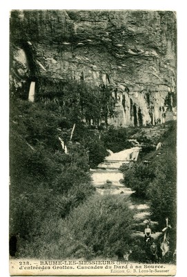 CPA 39 Jura Baume-les-Messieurs Entrée des Grottes Cascades du Dard à sa source 