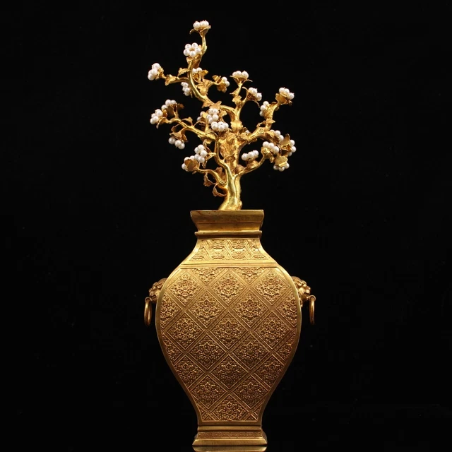 Handmade gold-plated pearl inlaid lucky vase collected in the Qing Dynasty
