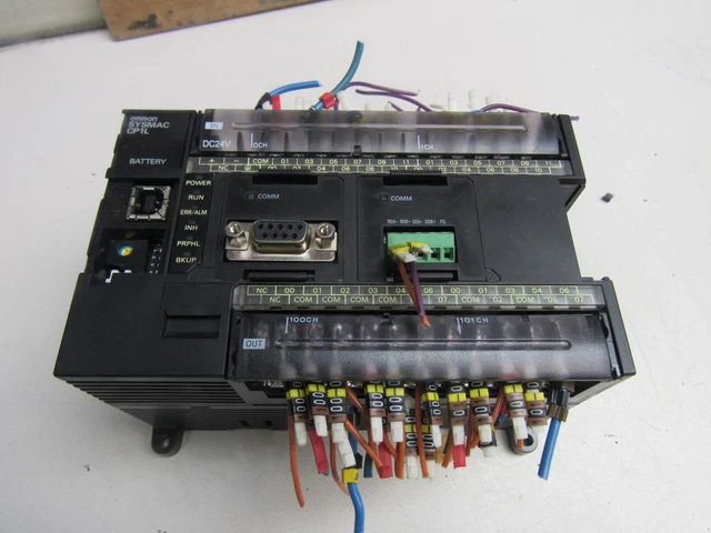 Omron Cp1L-M40Dt1-D Programmable Controller Used Takeout Make Offer !!