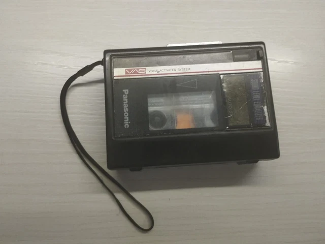 Registratore di cassette Panasonic RQ-330. Voice Activated System