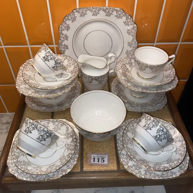 21-teiliges Vintage Crown Staffs Weißgold Blumenmuster Knochen China Tee Set genug für 6 Personen
