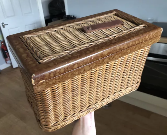 Lovely Vintage Woven Wicker Wooden Weave Sewing Basket Box With Lid 34x20x17cm