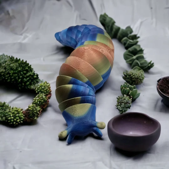fidget-slug-articulating-stim-toy-3d-printed-articulated-sticky-stretch