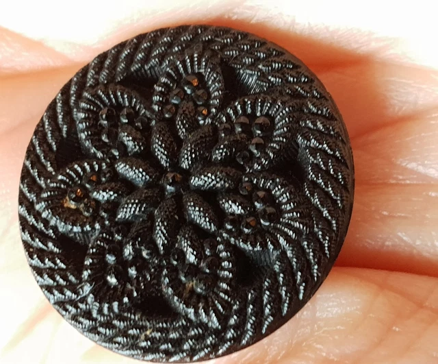 Beau bouton ancien en jais 1900 - rosace -  noir  - Diametre 25 mm