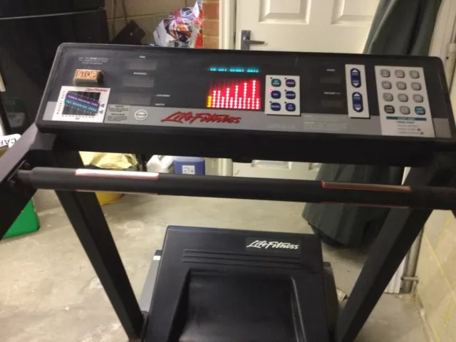 LIFE FITNESS TREADMILL 9100HR 350.00 PicClick UK