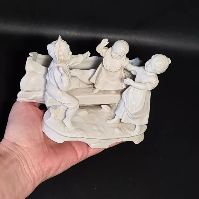 🚶Statuette, figurine biscuit  "jeux d'enfants" en porcelaine Allemande