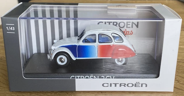 Modèle Réduit Citroën 2CV 1957 à L'échelle 1:43 - Marque IXO - Avec Boîte Vitrine - État Comme Neuf