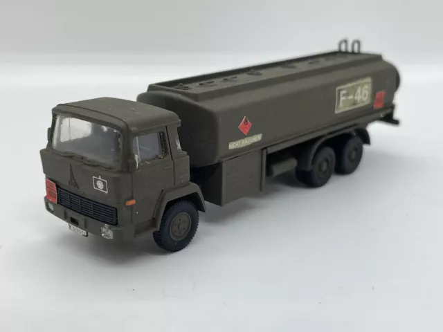 Wiking 1:87 H0 - Bundeswehr BW / Militär Flugfeldtankwagen Magirus F46 - UNIKAT