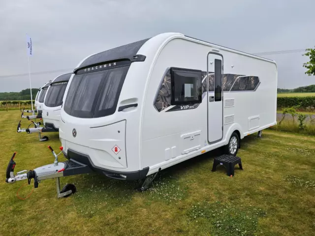 NEW 2024 Coachman VIP 520 - 3 Berth End washroom, Side Dinette