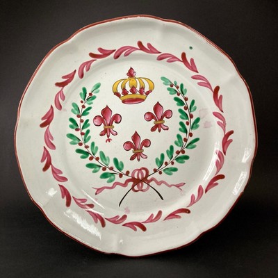 ASSIETTE XIX° FAÏENCERIE DES ISLETTES FLEURS DE LYS COURONNE ROYALE 
