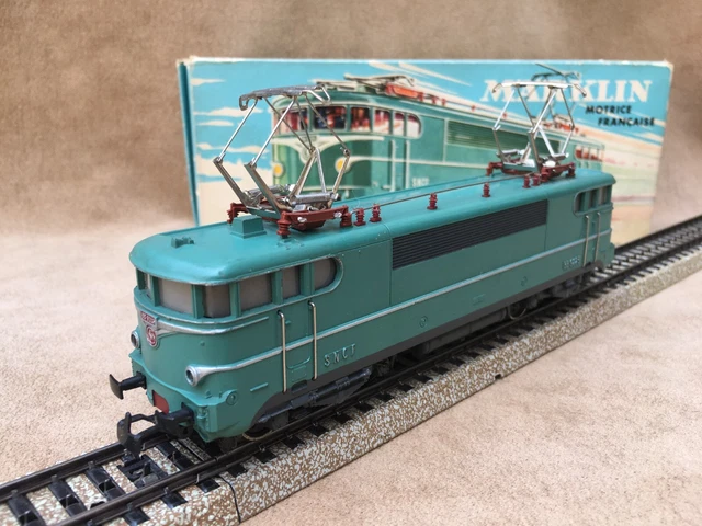 Märklin H0 - 3038 - Locomotive électrique - BB 9223 - SNCF Märklin H0 - 3038 - Locomotive électrique - BB 9223 - SNCF