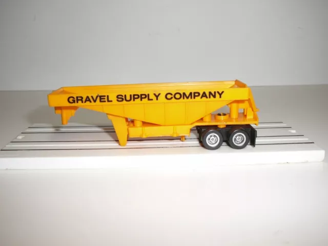 TYCO US1 Electric Trucking Gravel Supply Company Trailer Hopper HO Slot Car