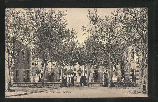 CPA Auxerre, La Caserne Vauban 1908