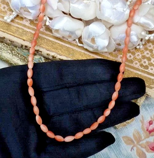 Colliers en corail rouge de méditerranée pour femme