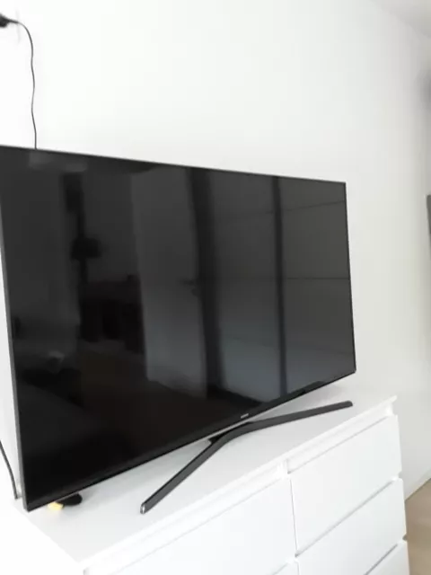 55 zoll fernseher, schwarz, im perfekten Zustand...sehr wenig benutzt.