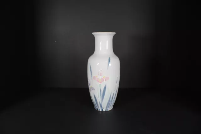 FLORAL LITE IRIS Hand Painted Pastel White Ceramic raised OTAGIRI JAPAN VASE 8" 3