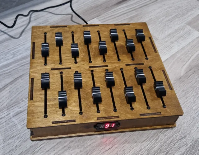 Usb Midi and DIN MIDI Controller 16 faders  DAW wooden