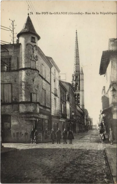 CPA Ste-FOY-la-GRANDE-Rue de la République (28359)