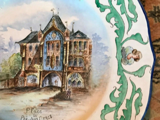 Plat en faïence à décor de la place " pré - aux- clercs " à Paris , proche du qu 2