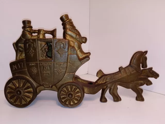 Vintage Cast Iron Doorstop Stagecoach Horse and Carriage. London Royal Mail N 17