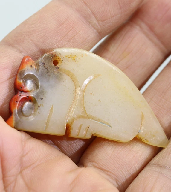 Collection ,-carved Chinese HeTian white jade beast amulet pendant D610