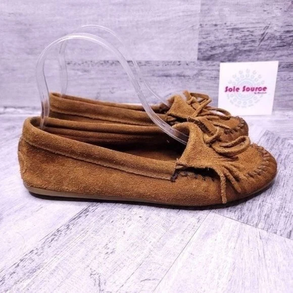 Minnetonka Kilty Suede Fringe Slip on Moccasin Loafer Brown Women's sz 8