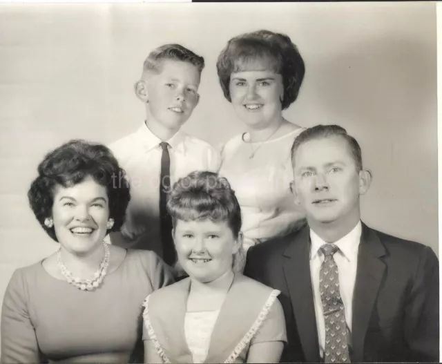 8 x 10 FOUND PHOTO B+W CLASSIC AMERICAN FAMILY PORTRAIT Mid Century 24 51 J