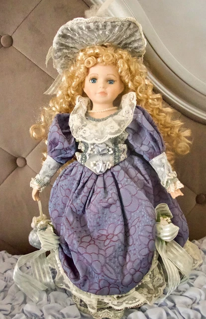 Vtg The Emerald Doll Collection Blonde Blue Eyed Victorian Porcelain Doll