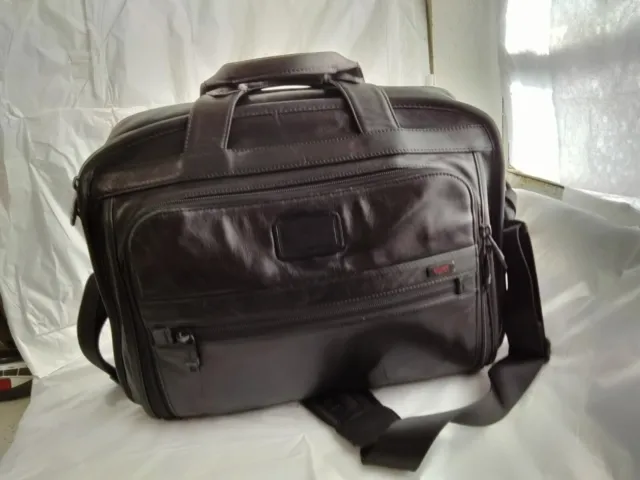 Tumi Used  Organizer Alpha  Briefcase/Leather/Black/96132Dh