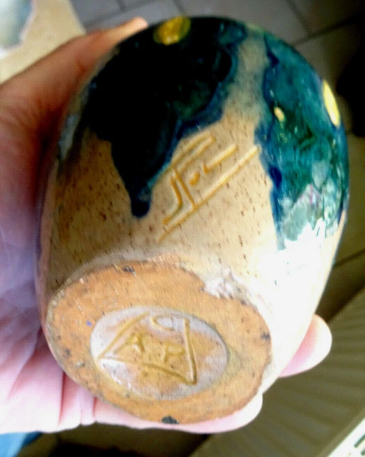 vase signé JPOL? et C.A.P au cul soufflenheim? savoie? terre vernissé sispa?