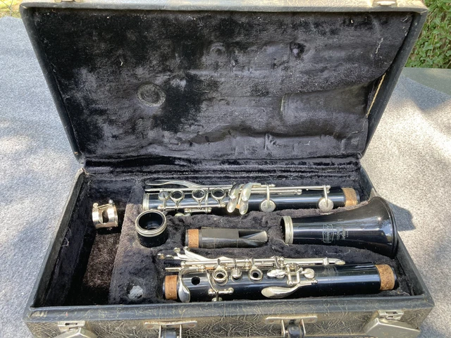 Vintage Selmer Bundy Resonite Clarinet w/ Case