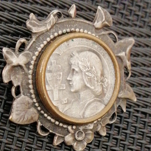 Broche Ancienne Jeanne D'Arc – Plaqué Argent, Très Bon état, Vintage