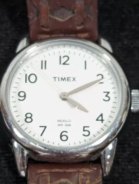 Vintage Timex Indiglo Womans Silver Tone Round Case Brown LeatherBand Watch 7.5i