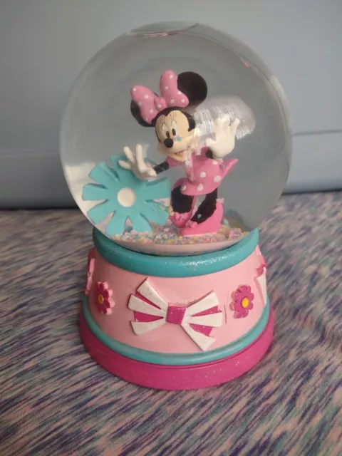 Minnie Mouse Musical Snow Globe