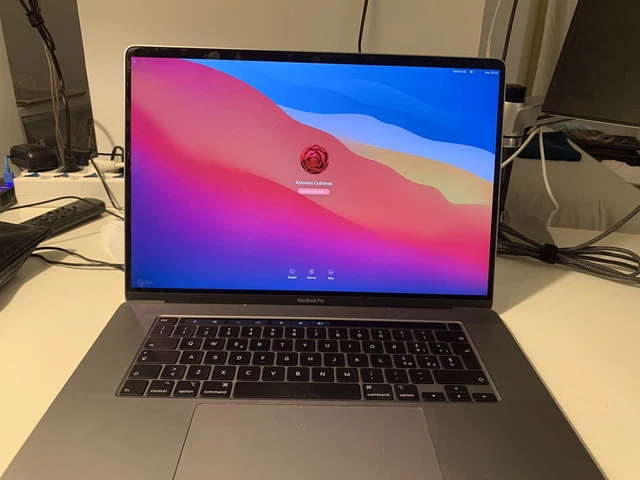 MacBook Pro 16” 2020 i7 16GB SSD512 come NUOVO Accessori OMAGGIO+++