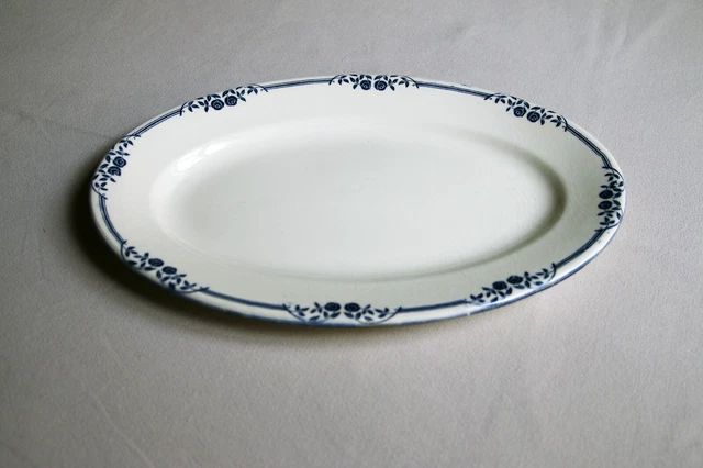 Plat terre de fer dans autres céramiques du Nord de la France