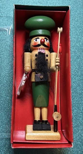 Kurt S Adler 7” Fisherman Nutcracker With Working Mouth.