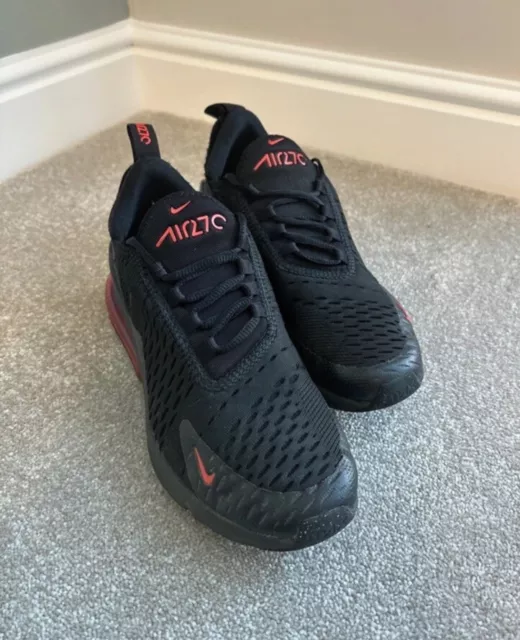 Boys Nike Air Max 270 Size 4. Black/Red