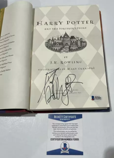 Daniel Radcliffe Signed Harry Potter And The Sorcerer's Stone Book Beckett 97