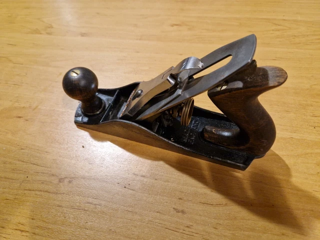 STANLEY BAILEY No 4 HAND PLANE / SMOOTHING PLANE