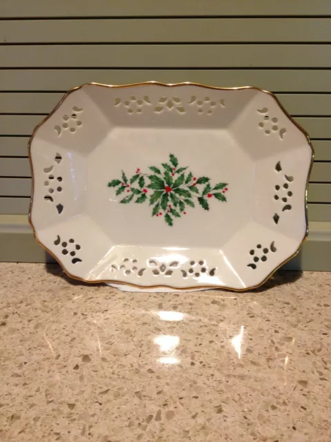 Lenox HOLIDAY HOLLY 9" OCTAGONAL PIERCED RELISH DISH TRAY