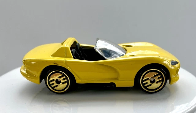 Hot Wheels Gold Medal Speed Dodge Viper RT/10 Yellow Car 1:64 LOOSE