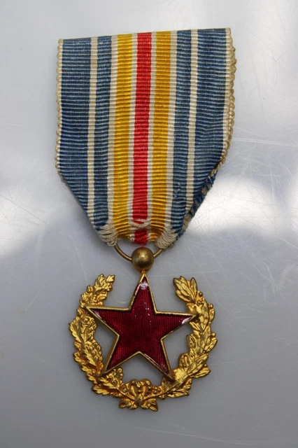 Médaille Compagnons d'Honneur à identifier