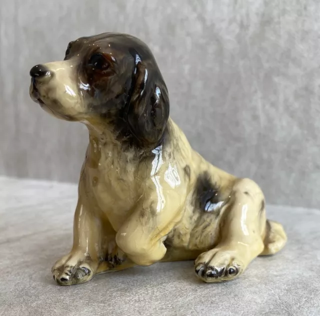 VINTAGE ENGLISH SETTER DOG PUP FIGURINE - 3 1/2" long, hand-painted