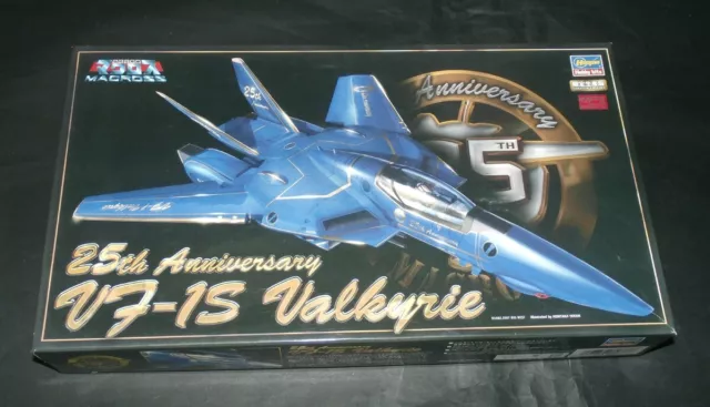 Hasegawa 1/72 Macross VF-1S Valkyrie 25th Anniversary Model Kit 65778